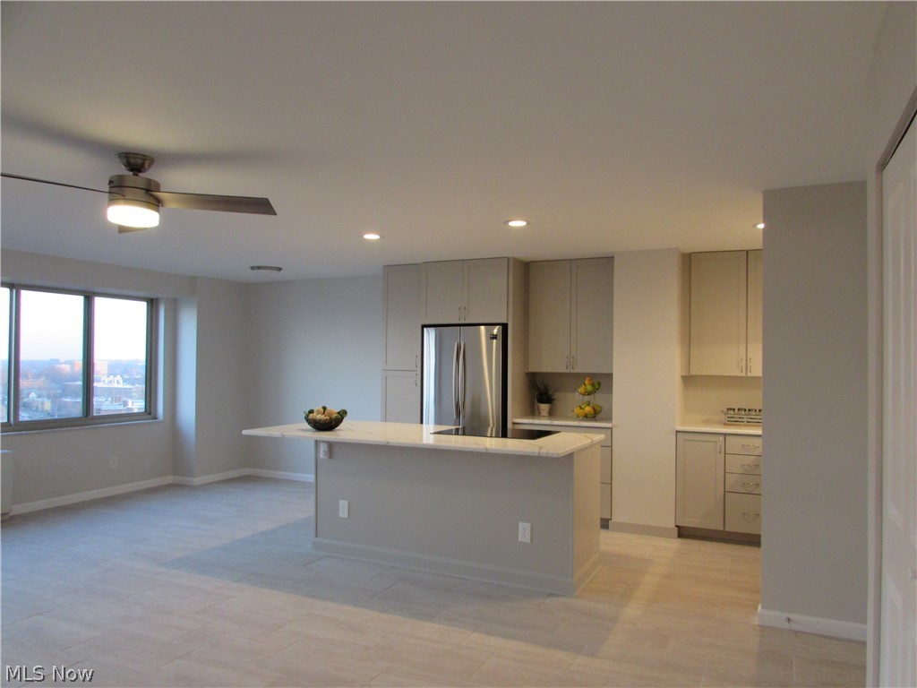 Marine Towers East Condo - Residential