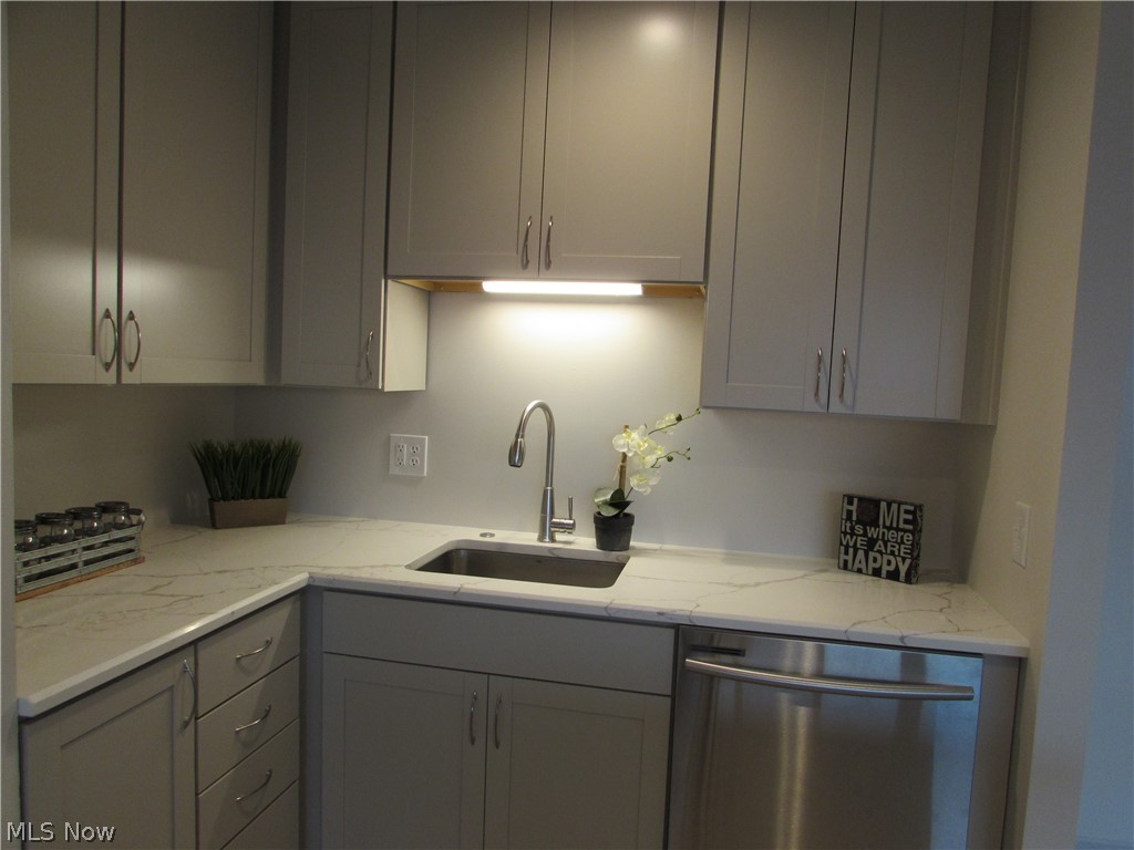 Marine Towers East Condo - Residential