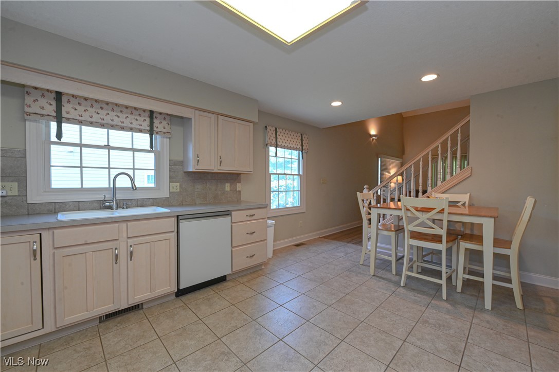 46 Hidden Pond Drive, Doylestown, Ohio image 10