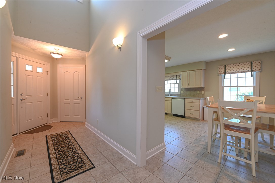 46 Hidden Pond Drive, Doylestown, Ohio image 4