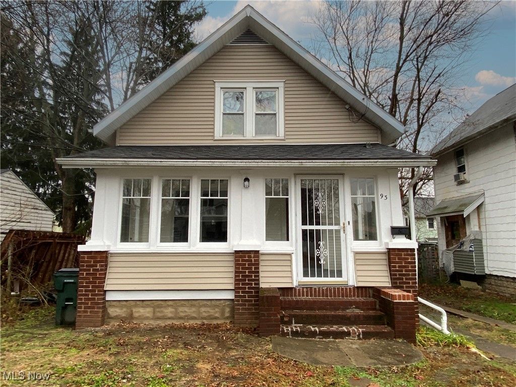 Photo of 93 NW 22nd Street NW, Barberton, OH 44203 (MLS # 5174307)