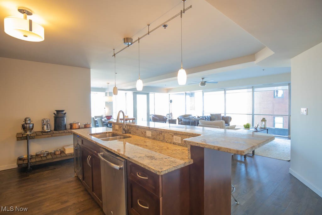 Pinnacle Condo - Residential Lease