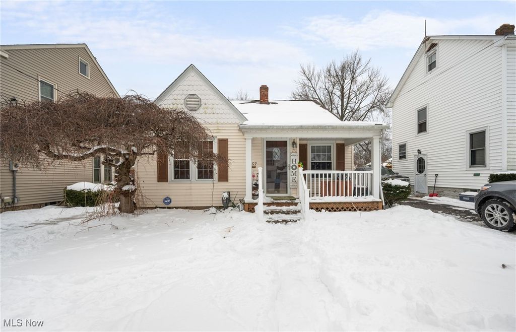 Photo of 2109 W 13th Street, Lorain, OH 44052 (MLS # 5185209)