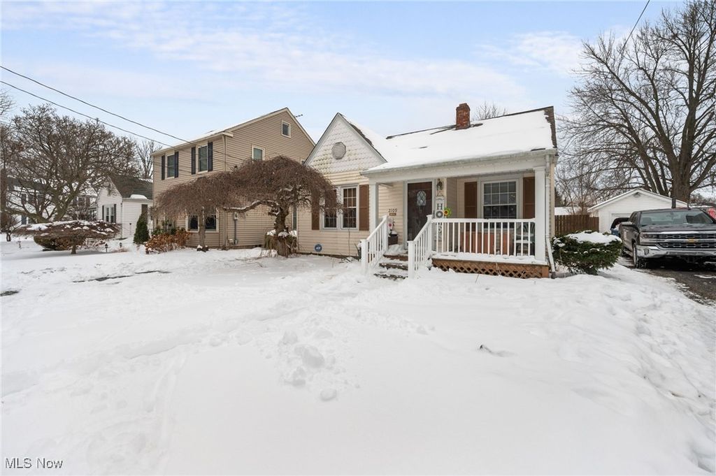 Photo of 2109 W 13th Street, Lorain, OH 44052 (MLS # 5185209)