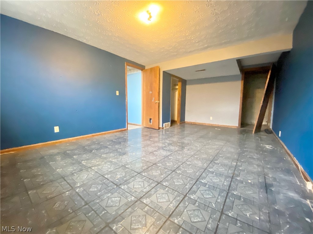 Broken Fence Estate #4 - Residential