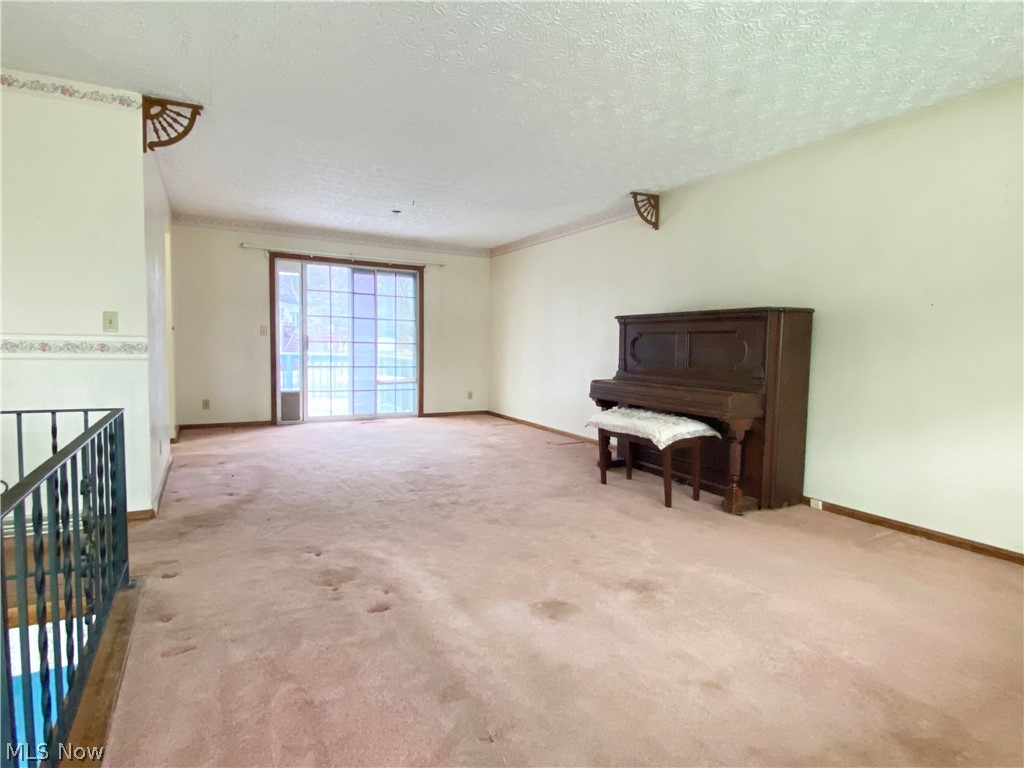 Broken Fence Estate #4 - Residential