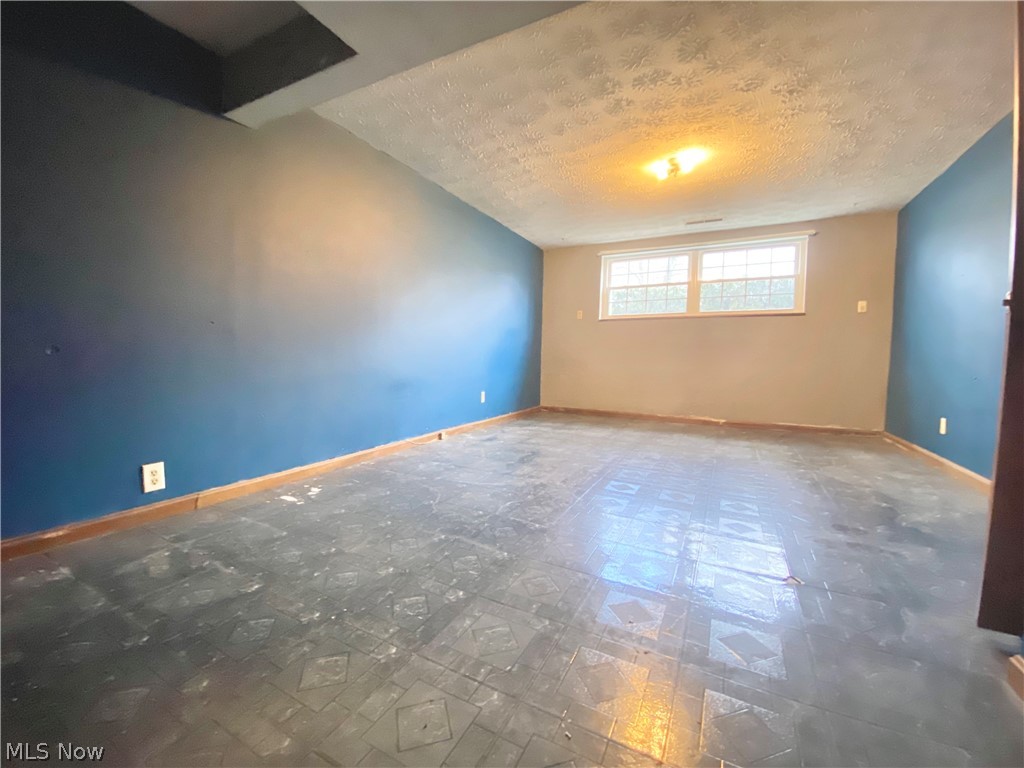 Broken Fence Estate #4 - Residential