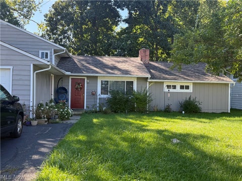 Homes For Sale - 8150 Rushton Drive<br/> Mentor, OH 44060