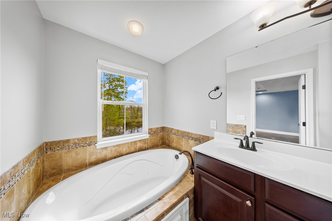 3241 Bent Oak Circle, Medina, Ohio image 14