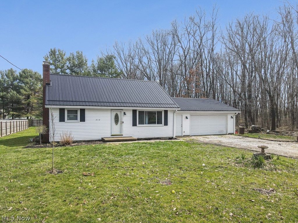 Photo of 212 Case Road, Beloit, OH 44609 (MLS # 5199287)