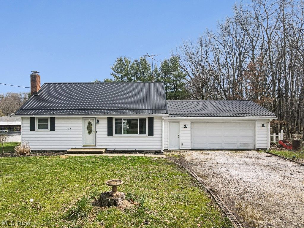 Photo of 212 Case Road, Beloit, OH 44609 (MLS # 5199287)