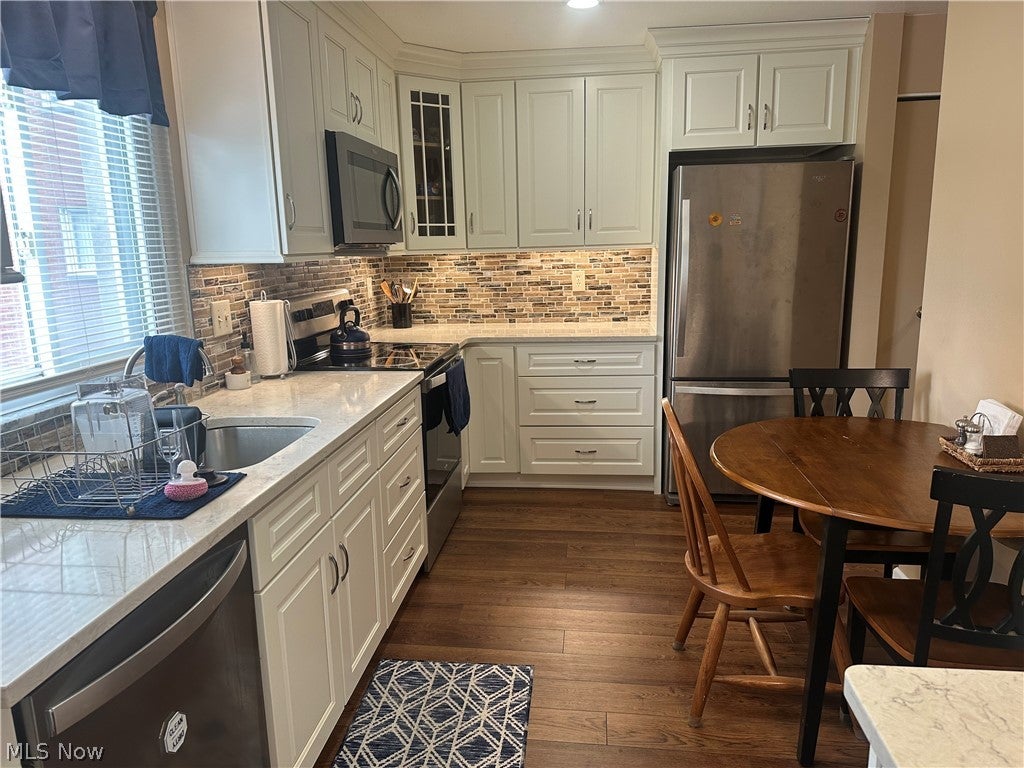 16100 Van Aken Boulevard 306
