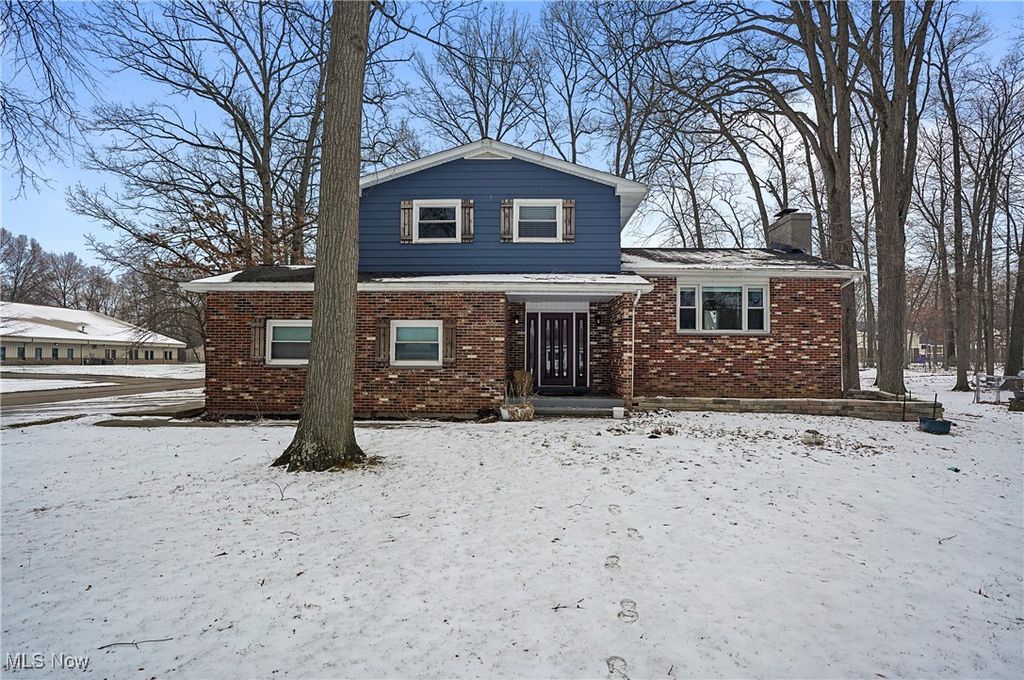 Photo of 3925 Summit Road, Ravenna, OH 44266 (MLS # 5177884)