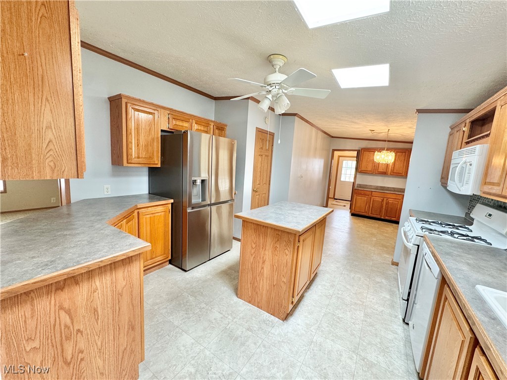 310 Pin Oak Circle, Elyria, Ohio image 9