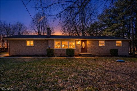 Homes For Sale - 6814 Skylane Street<br/> Stark County, North Canton, OH 44720