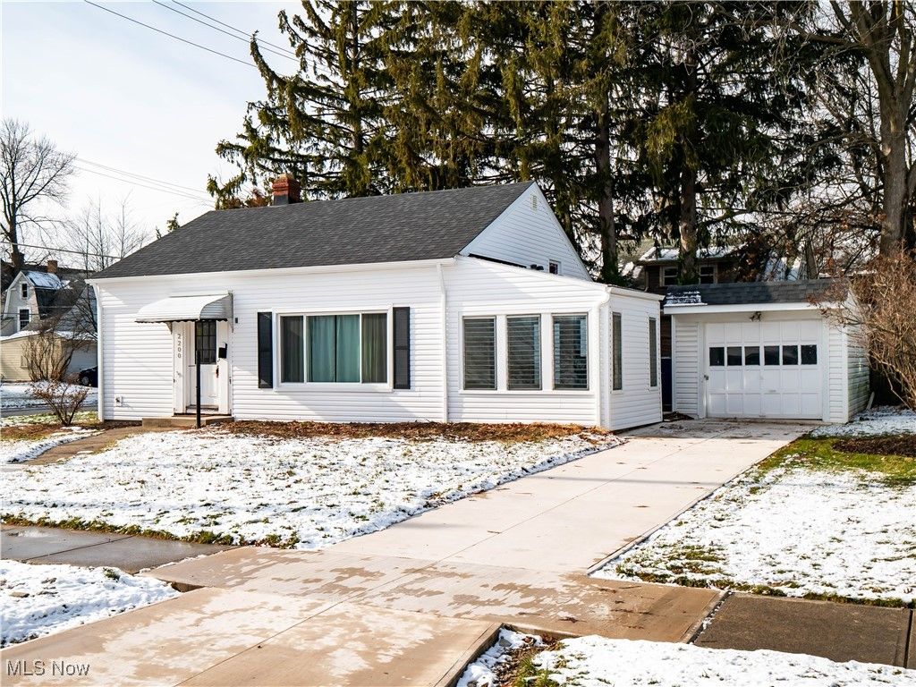 Photo of 2200 Carabel Avenue, Lakewood, OH 44107 (MLS # 5181815)