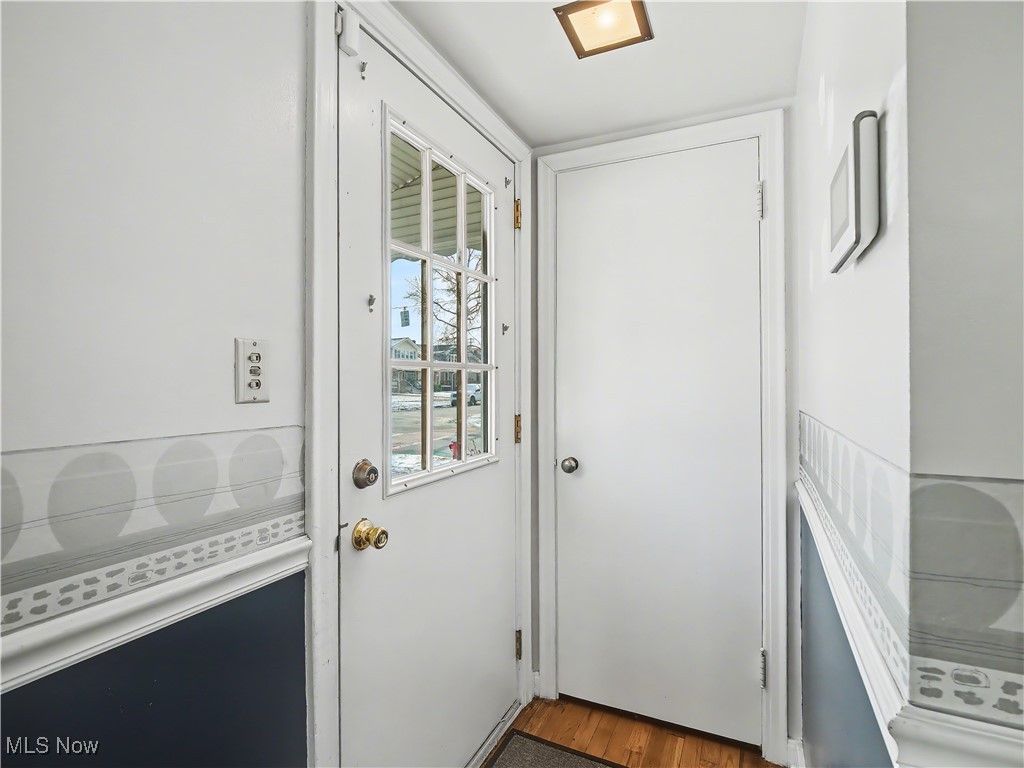 Photo of 2200 Carabel Avenue, Lakewood, OH 44107 (MLS # 5181815)