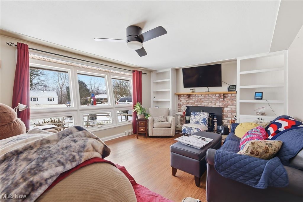 Photo of 40 Lakeview Drive, Grafton, OH 44044 (MLS # 5176799)