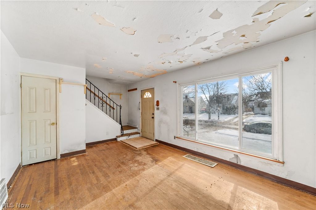 Photo of 13108 Saint James Avenue, Cleveland, OH 44135 (MLS # 5186781)