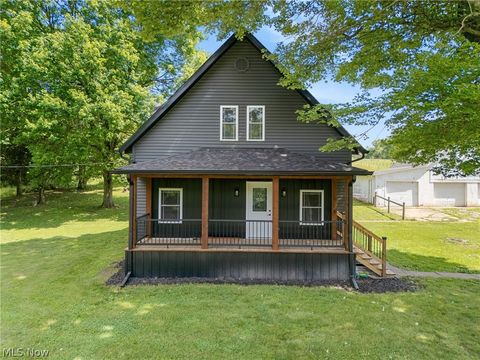 Homes For Sale - 3367 Howenstine Drive<br/> East Sparta, OH 44626