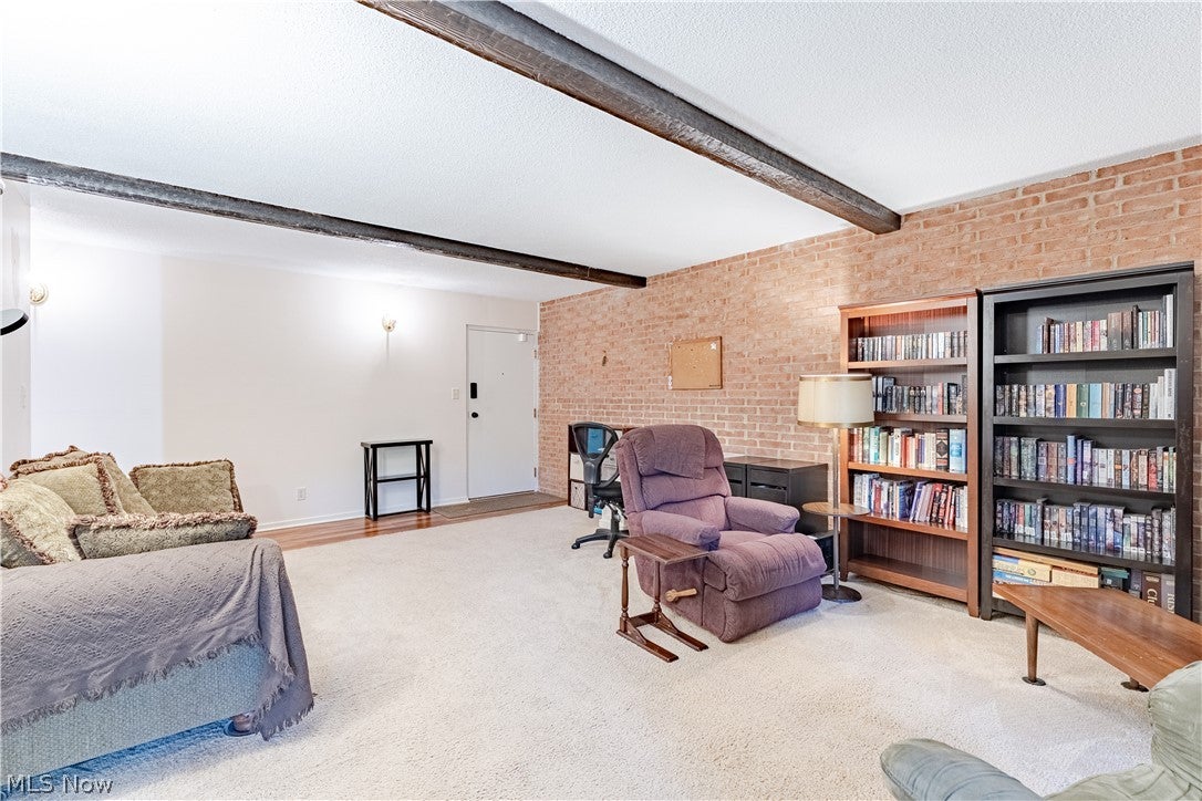 925 Canyon View Road 202