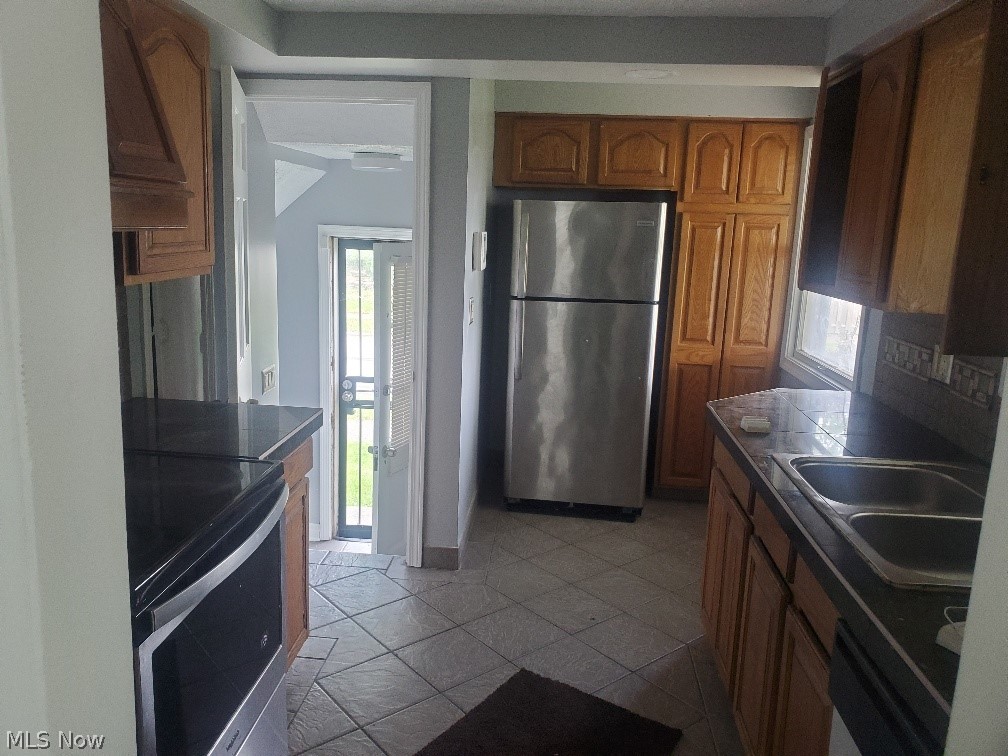 S H Kleinman Realty Cos Shake - Residential