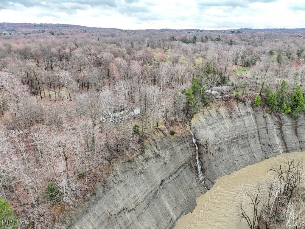 Kirtland, Ohio 44094, United States, 4 Bedrooms Bedrooms, ,3 BathroomsBathrooms,Residential,Contingent,102200