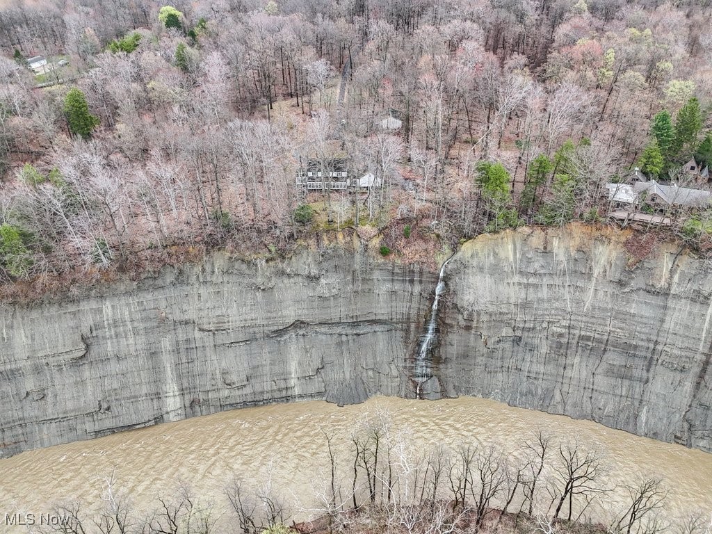 Kirtland, Ohio 44094, United States, 4 Bedrooms Bedrooms, ,3 BathroomsBathrooms,Residential,Contingent,102200