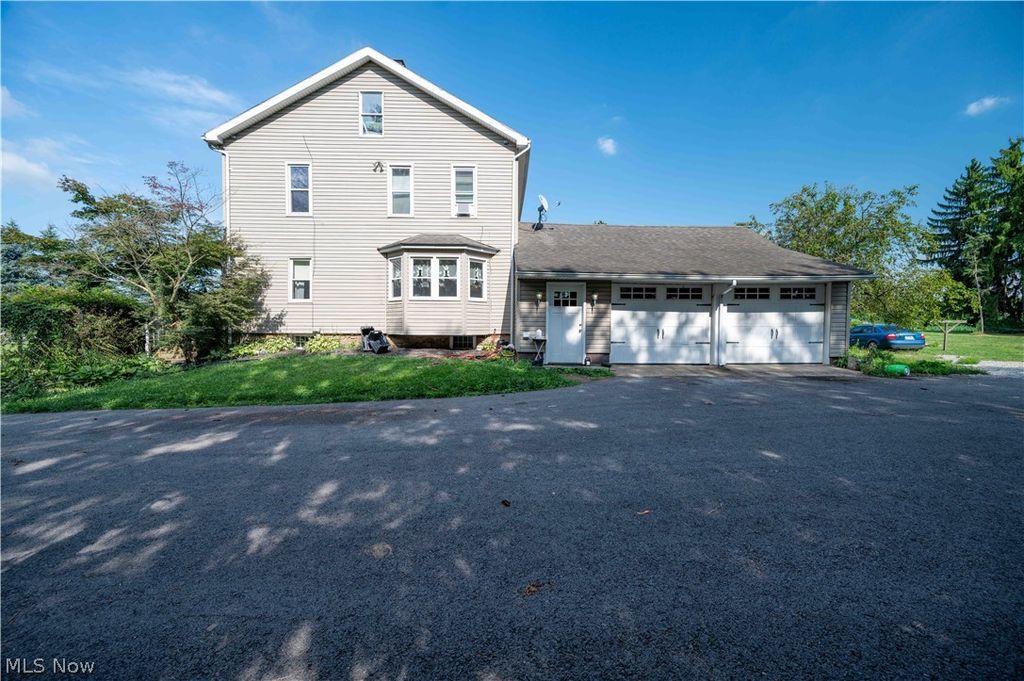 Photo of 3555 W South Range Road, Columbiana, OH 44408 (MLS # 5189394)