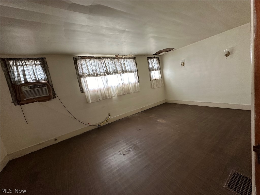 543 Labelle 40x110 - Residential