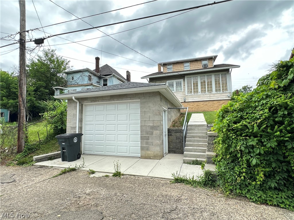 543 Labelle 40x110 - Residential