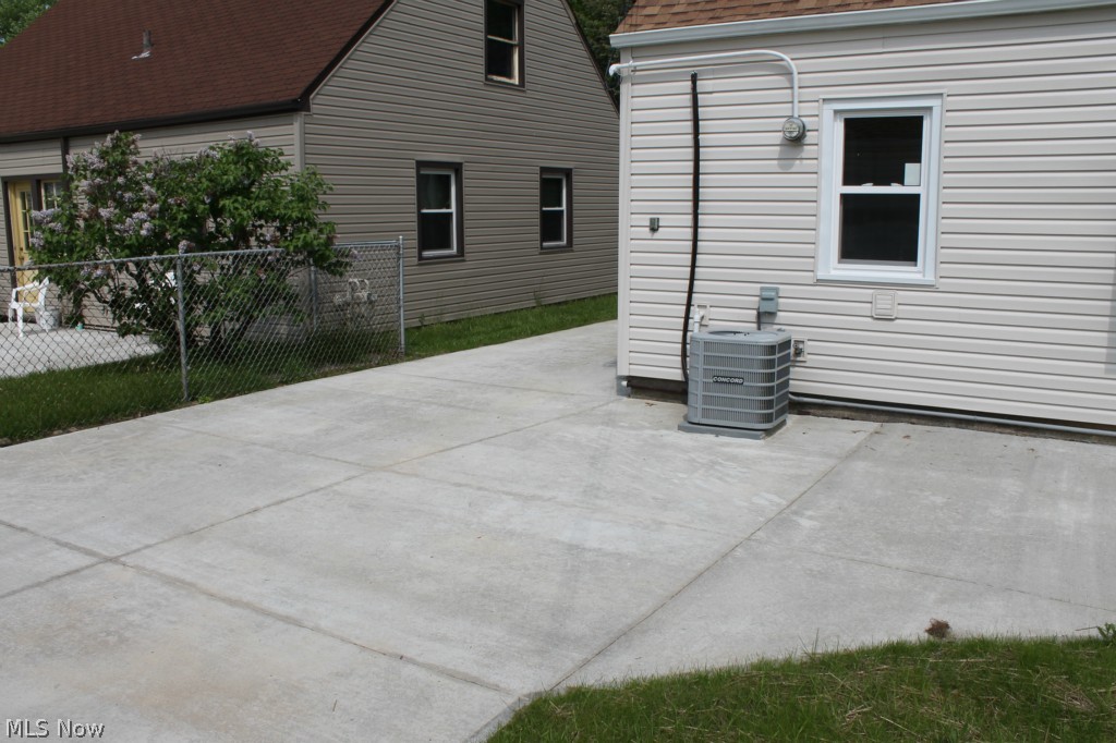 S H Kleinman Realty Cos Briar - Residential