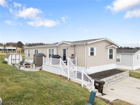 Homes For Sale - 6962 Foxwood Drive<br/> Navarre, OH 44662