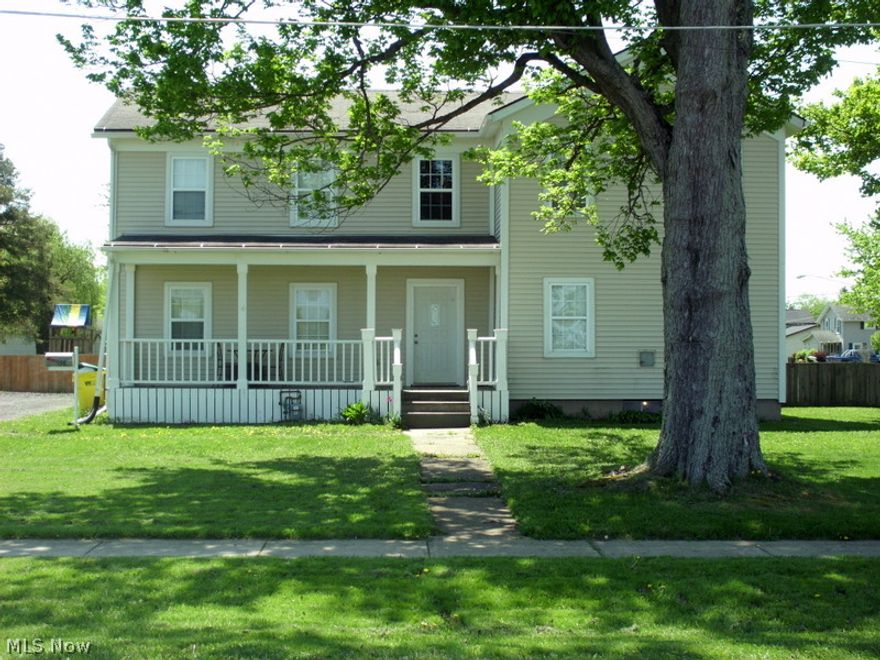 Spacious Century Home with full utilities on a fenced in corner lot in historic Jefferson village with many updates.This home has newer windows, bathrooms, kitchen, and lighting fixtures. Brand new wood laminate floors on main level with ceramic tile in the bathrooms. Walking distance to downtown, churches, Elementary, Jr. High, & Sr. High school. Very motivated seller!