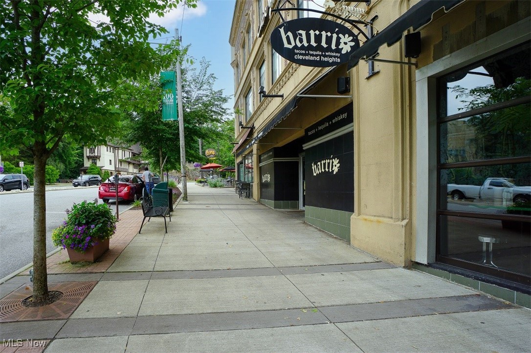 Kenilworth Gardens Condo - Residential