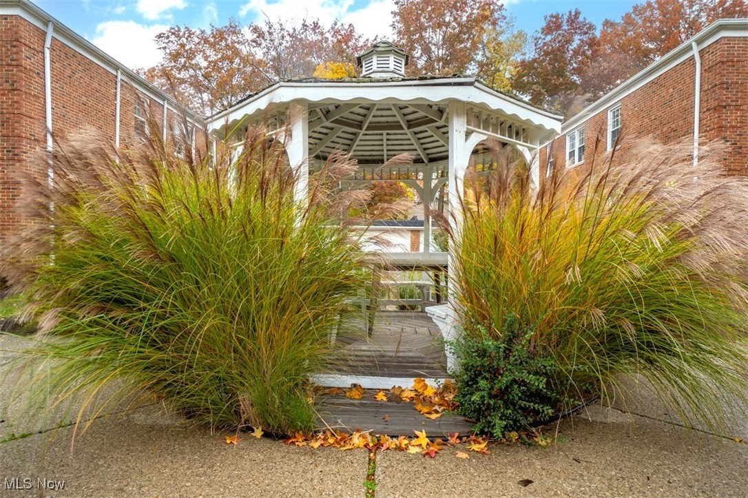 Kenilworth Gardens Condo - Residential