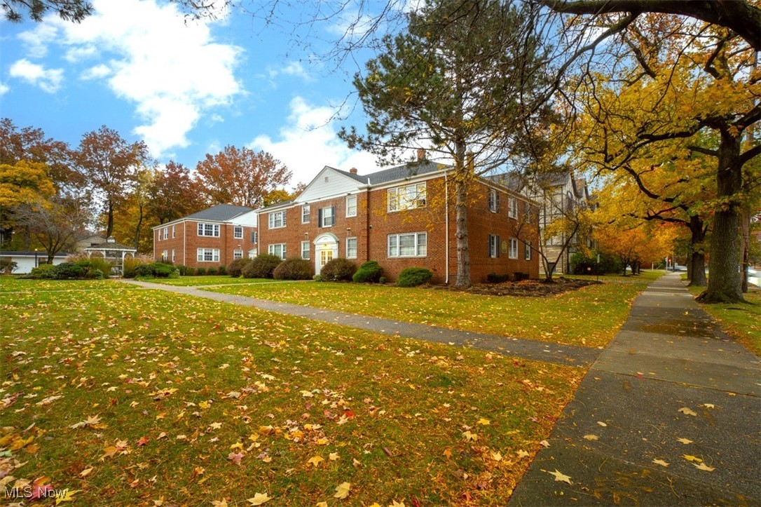 Kenilworth Gardens Condo - Residential