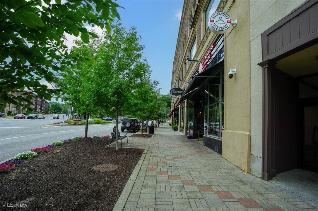 Kenilworth Gardens Condo - Residential