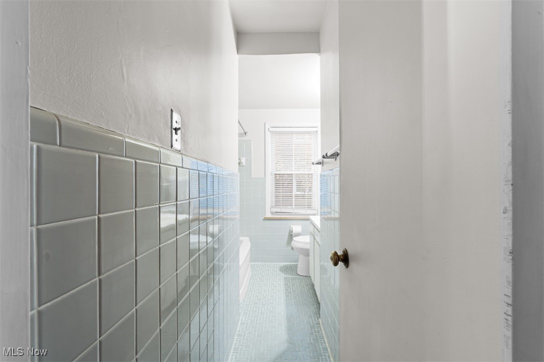 Kenilworth Gardens Condo - Residential