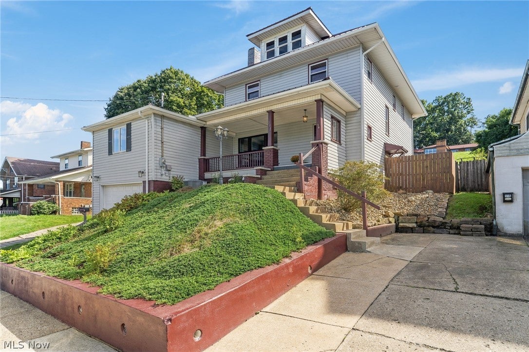 113 W 1st Street