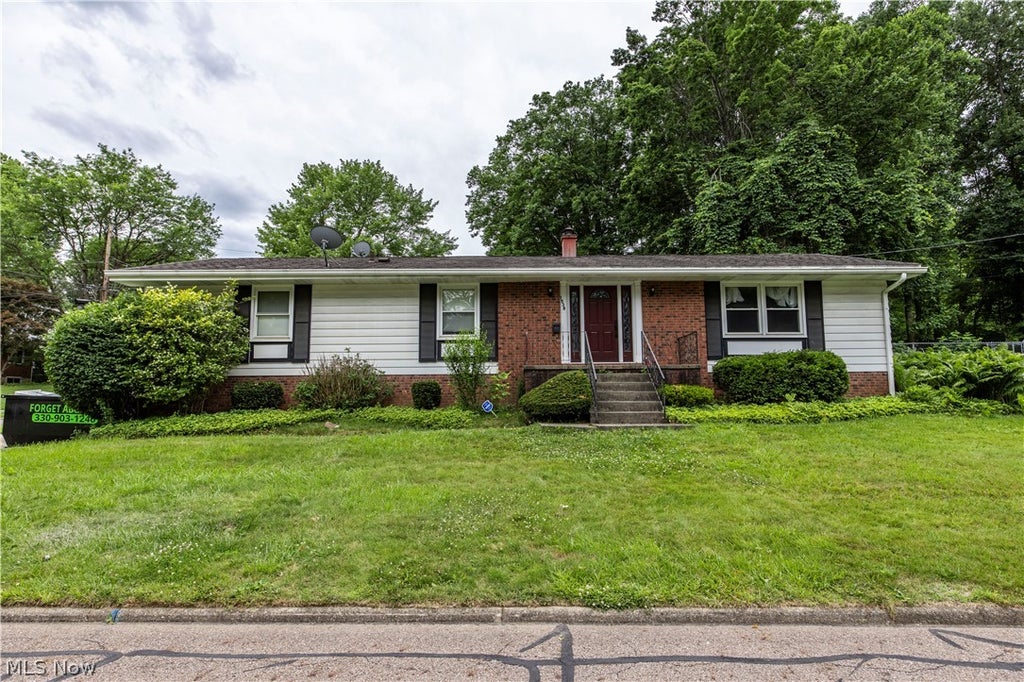 Photo of 1538 Bonita Drive, Akron, OH 44313 (MLS # 5220654)
