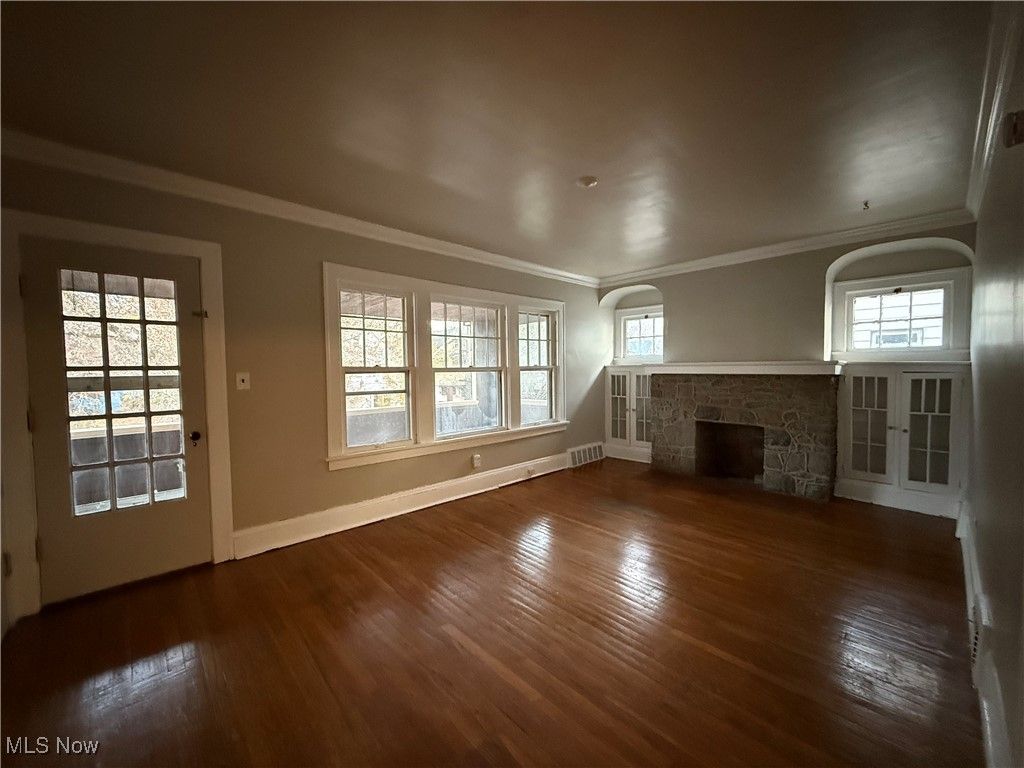 Photo of 888 Helmsdale Road #UP, Cleveland Heights, OH 44112 (MLS # 5174408)