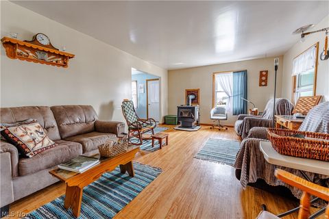 Tiny photo for 16352 Nauvoo Road, Middlefield, OH 44062 (MLS # 5190239)