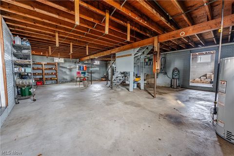 Tiny photo for 16352 Nauvoo Road, Middlefield, OH 44062 (MLS # 5190239)