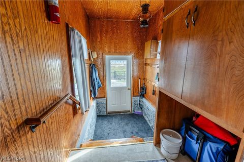 Tiny photo for 16352 Nauvoo Road, Middlefield, OH 44062 (MLS # 5190239)