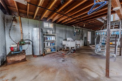 Tiny photo for 16352 Nauvoo Road, Middlefield, OH 44062 (MLS # 5190239)