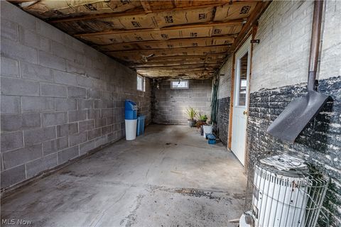 Tiny photo for 16352 Nauvoo Road, Middlefield, OH 44062 (MLS # 5190239)