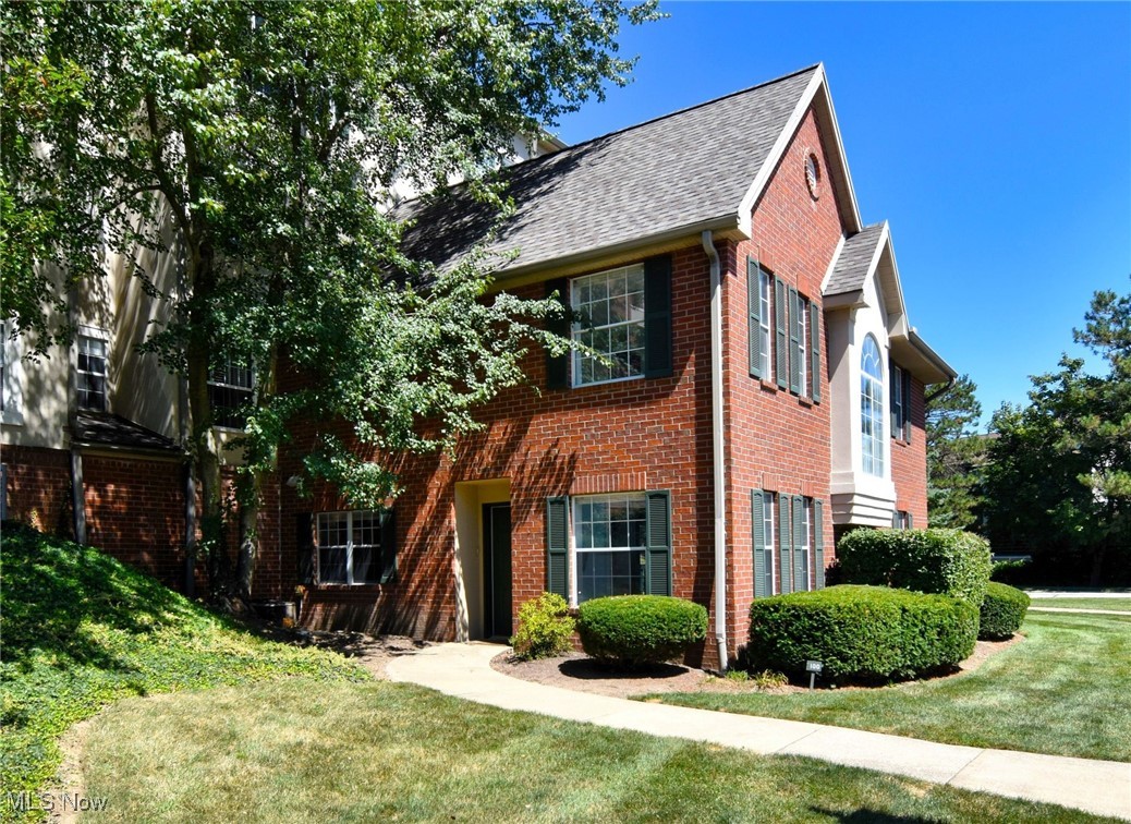 Wonderful opportunity for this end unit that has been completely renovated with high quality materials and finishes. It is in the highly sought after community of Woodhawk. This unit has a private enterance along with a indoor garage space and 2 storage closets. The two story great room is full of natural lighting and is open to a Dining Room with beautiful built-ins and buffet with Quartz couter tops. New floors are Luxury Vinyle Tile by Coretec. Enjoy a carefree lifstyle, Two-story clubhouse, state of art fitness center, saunas, racqutball courts, tennis courts and two pools. A welcoming mud room greets from your personal parking space and has a first floor laundry area. The kitchen is only a couple years old and is loaded with storage and grace. Secluded patio area for morming coffee or evening drinks. This is also a gated community.
