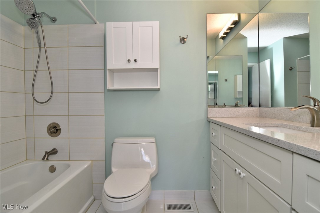 Fox Hollow/Woodhawk Condo Ph 2 - Residential