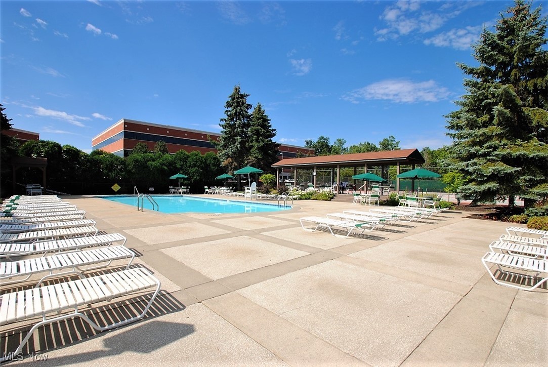 Fox Hollow/Woodhawk Condo Ph 2 - Residential